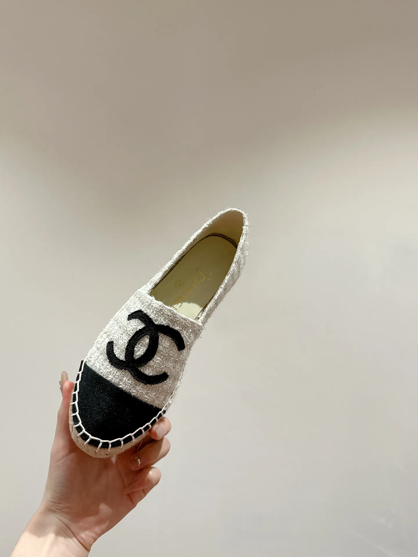 👟👟Ex-factory price 400👟👟 CHANEL 2024 early spring new fisherman shoes, top version 👏👏The inner pads are all made of original imported sheepskin! Code number: 35 - 40 (34.41.42 customized, non-returnable) standard code with full set of packaging